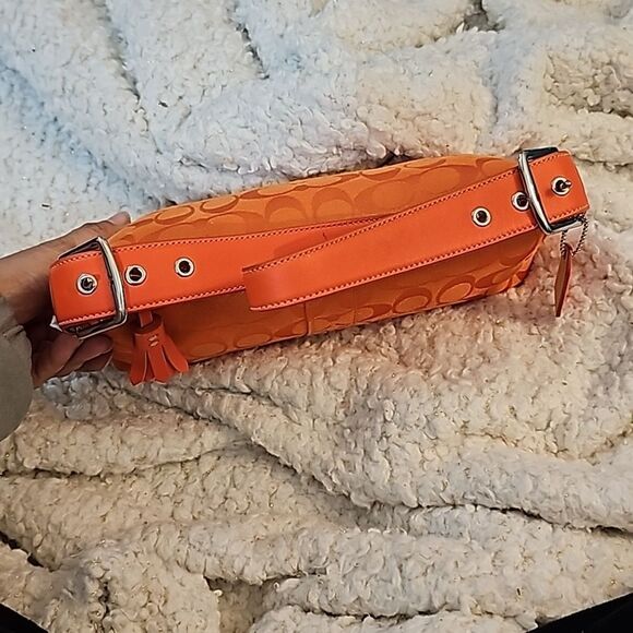 2000s RARE Coach Baguette Hampton Soft Demi Bag-Orange, Signature, NWT - Picture 6 of 11